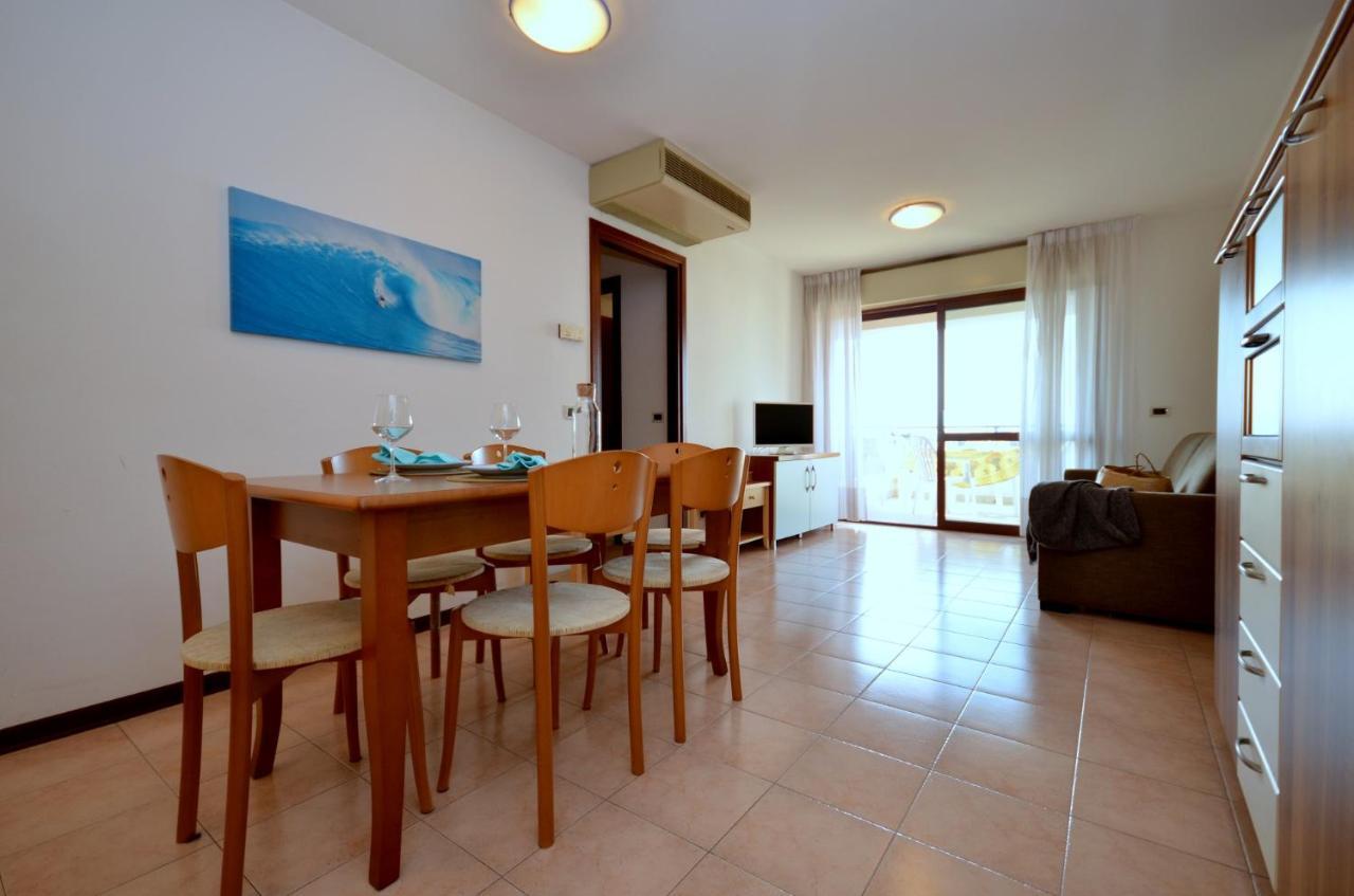Residenza Porta Del Mare Lejlighed Lignano Sabbiadoro Eksteriør billede