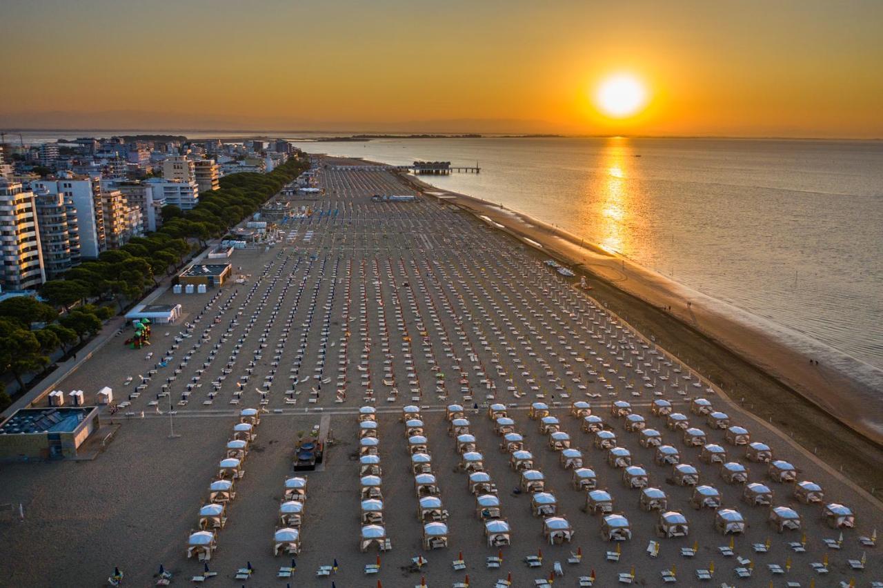 Residenza Porta Del Mare Lejlighed Lignano Sabbiadoro Eksteriør billede